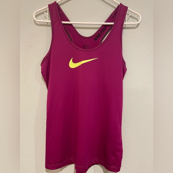 Women’s Nike Pro dry fit Razorback long tank in a fun Raspberry color. S… - Picture 1 of 4